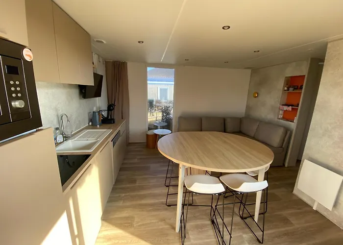 ***mobil-home Confortable 6 Pers, 3 Ch, 200m Plage, Piscine, Fitness, Marche Local*** - Fr-1-361a-67